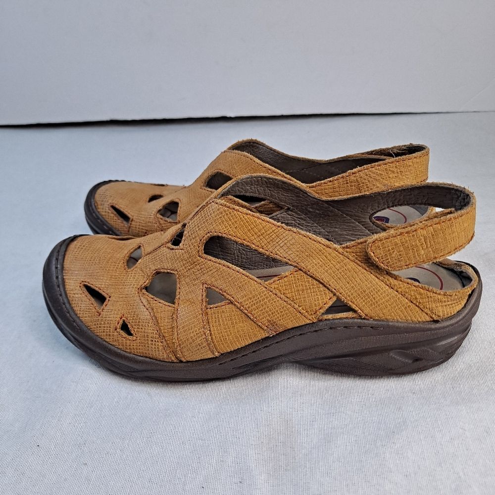 Bionica Maclean Women's Slingback Sandals Size 6.5M Tan Leather Shoes